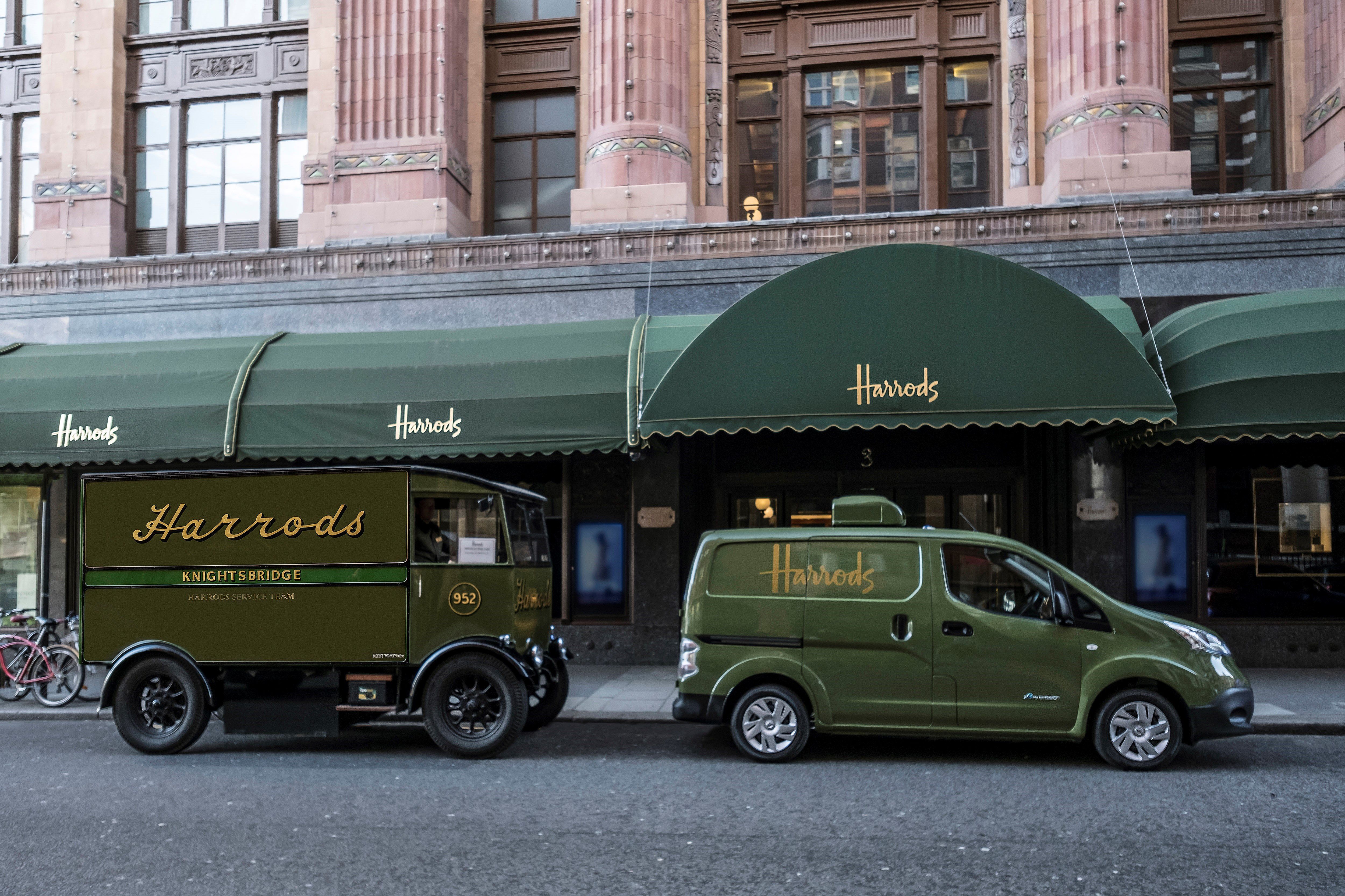 All-electric Nissan e-NV200 revolutionises iconic Harrods delivery fleet